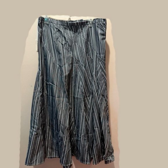 NWT Vintage Gunex Skirt, 73% cotton, 23% poly, 4% spandex, Sz XL (Italian sz 50)